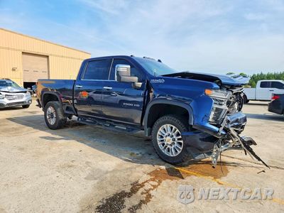Czwarte zdjęcie samochodu z boku: 2022 CHEVROLET SILVERADO K2500 HIGH COUNTRY VIN:1GC4YREY1NF351842 - miniatura