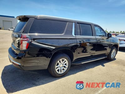 Trzecie zdjęcie samochodu z tyłu: 2023 CHEVROLET SUBURBAN C1500 LT VIN:1GNSCCKDXPR101576 - miniatura