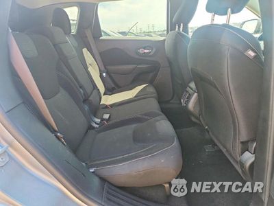 Zdjęcie 10 z 12 samochodu: 2015 JEEP CHEROKEE LATITUDE VIN:1C4PJMCS9FW504102 - miniatura