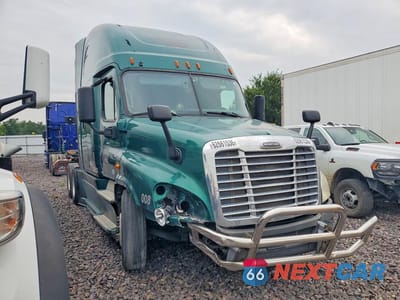 Czwarte zdjęcie samochodu z boku: 2017 FREIGHTLINER CASCADIA 125 SEMI TRUCK VIN:3AKJGLDR9HSHP0976 - miniatura