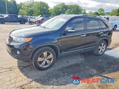 2013 KIA SORENTO EX 5XYKUDA25DG412760 - główne zdjęcie licytacji z USA - miniatura