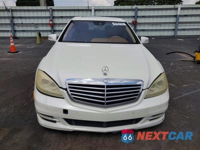 Piąte zdjęcie samochodu w środku: 2010 MERCEDES-BENZ S 400 VIN:WDDNG9FB3AA302186 - miniatura