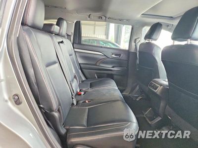 Zdjęcie 11 z 14 samochodu: 2018 TOYOTA HIGHLANDER XLE VIN:5TDJZRFH8JS815749 - miniatura