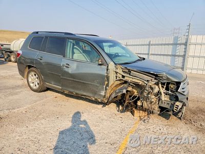 Czwarte zdjęcie samochodu z boku: 2011 TOYOTA HIGHLANDER BASE VIN:5TDBK3EHXBS051380 - miniatura