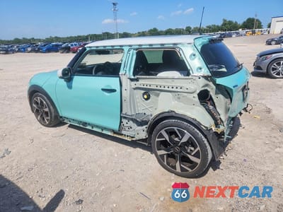 Drugie zdjęcie samochodu z przodu: 2025 MINI COOPER S VIN:WMW23GD05S2W65449 - miniatura
