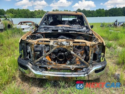 Piąte zdjęcie samochodu w środku: 2018 GMC SIERRA K1500 SLT VIN:3GTU2NEC3JG546400 - miniatura