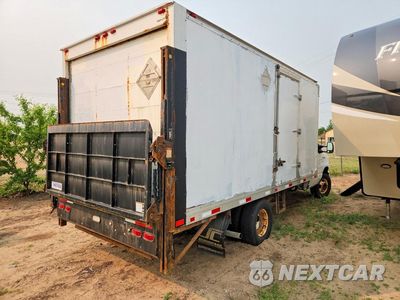 Trzecie zdjęcie samochodu z tyłu: 2016 FORD E350 BOX TRUCK VIN:1FDWE3FL7GDC13038 - miniatura
