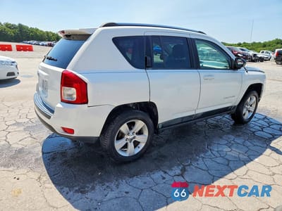 Trzecie zdjęcie samochodu z tyłu: 2012 JEEP COMPASS SPORT VIN:1C4NJDBB1CD520455 - miniatura