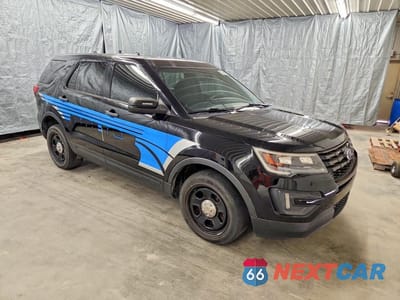 Czwarte zdjęcie samochodu z boku: 2018 FORD EXPLORER POLICE INTERCEPTOR VIN:1FM5K8AR1JGB91931 - miniatura