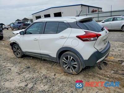 Drugie zdjęcie samochodu z przodu: 2019 NISSAN KICKS SR VIN:3N1CP5CU2KL525932 - miniatura