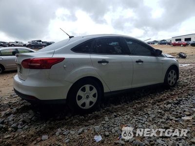 Trzecie zdjęcie samochodu z tyłu: 2017 FORD FOCUS S VIN:1FADP3E20HL239492 - miniatura
