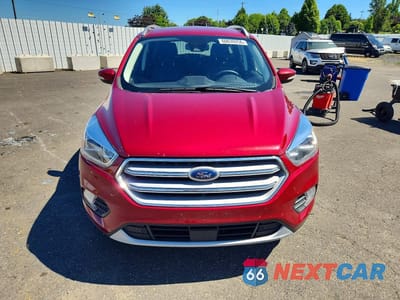 Piąte zdjęcie samochodu w środku: 2018 FORD ESCAPE TITANIUM VIN:1FMCU0J95JUA04792 - miniatura