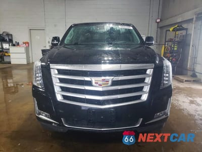 Piąte zdjęcie samochodu w środku: 2018 CADILLAC ESCALADE LUXURY VIN:1GYS4BKJ3JR382417 - miniatura