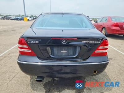 Zdjęcie 6 z 12 samochodu: 2005 MERCEDES-BENZ C 230K SPORT SEDAN VIN:WDBRF40J95F566442 - miniatura