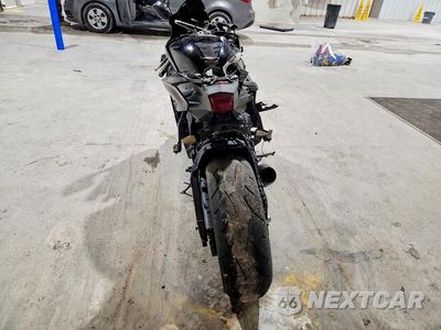 Czwarte zdjęcie samochodu z boku: 2020 YAMAHA YZFR6 VIN:JYARJ28E5LA007696 - miniatura
