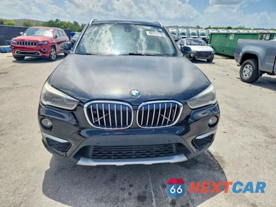 Piąte zdjęcie samochodu w środku: 2017 BMW X1 XDRIVE28I VIN:WBXHT3Z37H4A53653 - miniatura