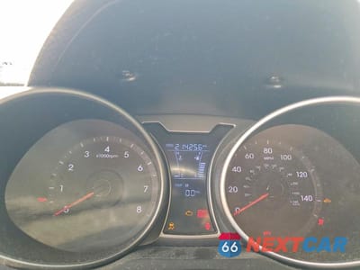 Zdjęcie 9 z 12 samochodu: 2012 HYUNDAI VELOSTER BASE VIN:KMHTC6AD8CU058908 - miniatura