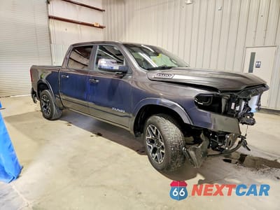 Czwarte zdjęcie samochodu z boku: 2026 RAM 1500 LARAMIE VIN:1C6SRFJP3TN316455 - miniatura