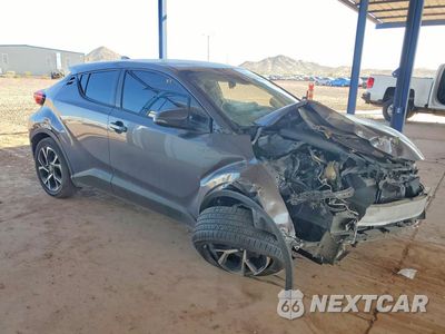 Czwarte zdjęcie samochodu z boku: 2020 TOYOTA C-HR XLE VIN:JTNKHMBX5L1068470 - miniatura