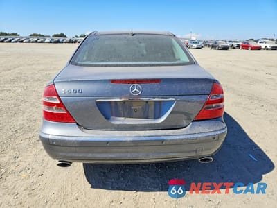 Zdjęcie 6 z 12 samochodu: 2006 MERCEDES-BENZ E 500 VIN:WDBUF70J56A832596 - miniatura