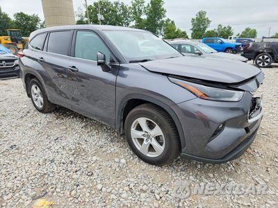 Czwarte zdjęcie samochodu z boku: 2023 TOYOTA HIGHLANDER LE VIN:5TDKDRBH1PS517996 - miniatura