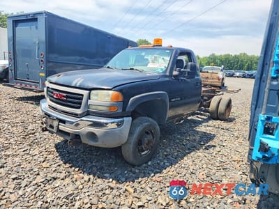 2004 GMC NEW SIERRA C3500 1GDJC34U24E285170 - główne zdjęcie licytacji z USA - miniatura