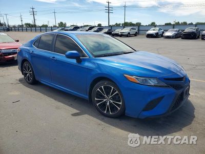 Czwarte zdjęcie samochodu z boku: 2018 TOYOTA CAMRY SE VIN:4T1B11HK3JU115053 - miniatura
