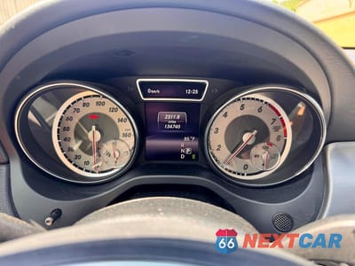 Zdjęcie 8 z 10 samochodu: 2015 MERCEDES-BENZ GLA 250 VIN:WDCTG4EB3FJ139806 - miniatura