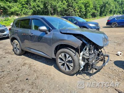 Czwarte zdjęcie samochodu z boku: 2021 NISSAN ROGUE SV VIN:5N1AT3BBXMC749190 - miniatura