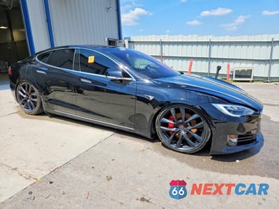 Czwarte zdjęcie samochodu z boku: 2018 TESLA MODEL S VIN:5YJSA1E41JF285480 - miniatura