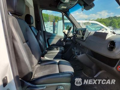 Zdjęcie 10 z 12 samochodu: 2019 MERCEDES-BENZ SPRINTER BOX TRUCK VIN:WDAPF4CD7KN032598 - miniatura