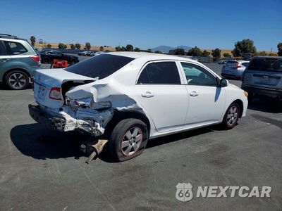 Trzecie zdjęcie samochodu z tyłu: 2012 TOYOTA COROLLA L VIN:5YFBU4EE6CP061310 - miniatura