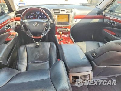 Zdjęcie 8 z 13 samochodu: 2011 LEXUS LS 460 VIN:JTHCL5EF2B5010368 - miniatura