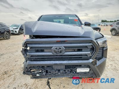 Piąte zdjęcie samochodu w środku: 2025 TOYOTA TACOMA SR5 VIN:3TMLB5JN4SM193414 - miniatura