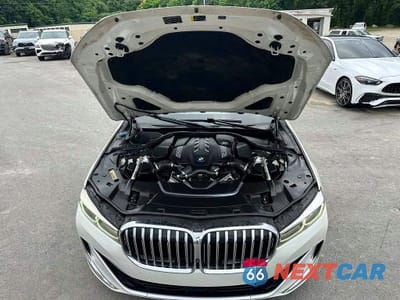 Zdjęcie 8 z 10 samochodu: 2021 BMW 750 XI VIN:WBA7U2C03MCG37401 - miniatura