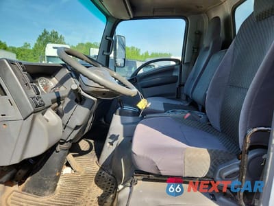 Zdjęcie 7 z 13 samochodu: 2014 ISUZU NPR HD VIN:JALC4W166E7000038 - miniatura
