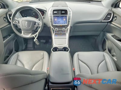 Zdjęcie 8 z 13 samochodu: 2020 LINCOLN NAUTILUS RESERVE VIN:2LMPJ8K9XLBL19916 - miniatura