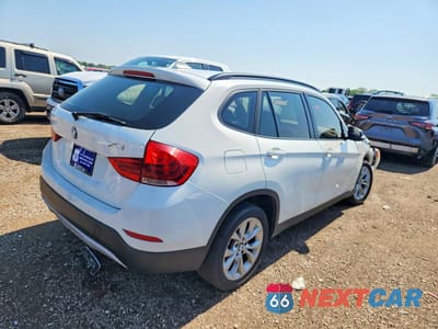 Trzecie zdjęcie samochodu z tyłu: 2014 BMW X1 XDRIVE28I VIN:WBAVL1C57EVY20240 - miniatura