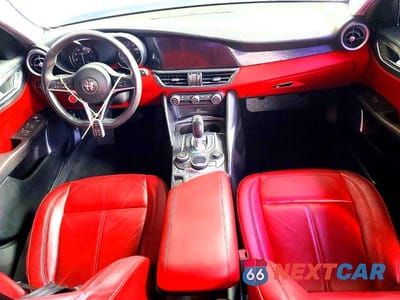 Zdjęcie 8 z 12 samochodu: 2018 ALFA ROMEO GIULIA VIN:ZARFAEBN1J7593122 - miniatura