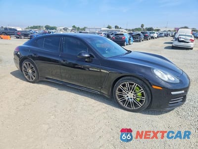 Czwarte zdjęcie samochodu z boku: 2015 PORSCHE PANAMERA SE HYBRID VIN:WP0AD2A77FL040731 - miniatura