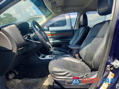 Zdjęcie 7 z 13 samochodu: 2014 MITSUBISHI OUTLANDER SE VIN:JA4AZ3A32EZ009106 - miniatura