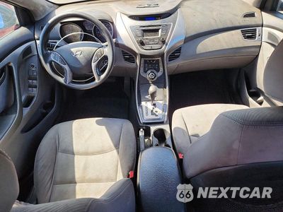 Zdjęcie 8 z 12 samochodu: 2013 HYUNDAI ELANTRA GLS VIN:KMHDH4AEXDU793040 - miniatura