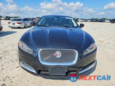 Piąte zdjęcie samochodu w środku: 2015 JAGUAR XF SUPERCHARGED VIN:SAJWA0HP7FMU48201 - miniatura