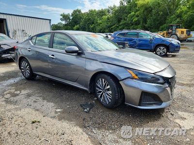 Czwarte zdjęcie samochodu z boku: 2023 NISSAN ALTIMA SV VIN:1N4BL4DV1PN308360 - miniatura