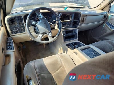 Zdjęcie 8 z 13 samochodu: 2004 GMC YUKON XL K1500 VIN:3GKFK16Z74G158888 - miniatura