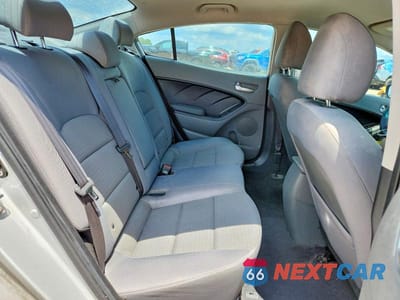Zdjęcie 10 z 12 samochodu: 2017 KIA FORTE LX VIN:3KPFL4A73HE131138 - miniatura