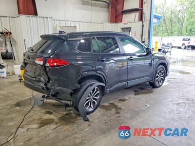 Trzecie zdjęcie samochodu z tyłu: 2023 TOYOTA COROLLA CROSS HYBRID SE VIN:7MUFBABG5PV002750 - miniatura
