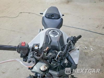 Piąte zdjęcie samochodu w środku: 2025 YAMAHA MT09 SP VIN:JYARN94E7SA003571 - miniatura