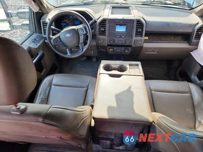 Zdjęcie 8 z 12 samochodu: 2022 FORD F350 SUPER DUTY VIN:1FD8W3B65NEG06727 - miniatura