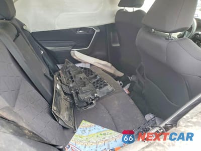 Zdjęcie 11 z 13 samochodu: 2021 TOYOTA RAV4 XLE VIN:JTMW1RFV9MD074580 - miniatura